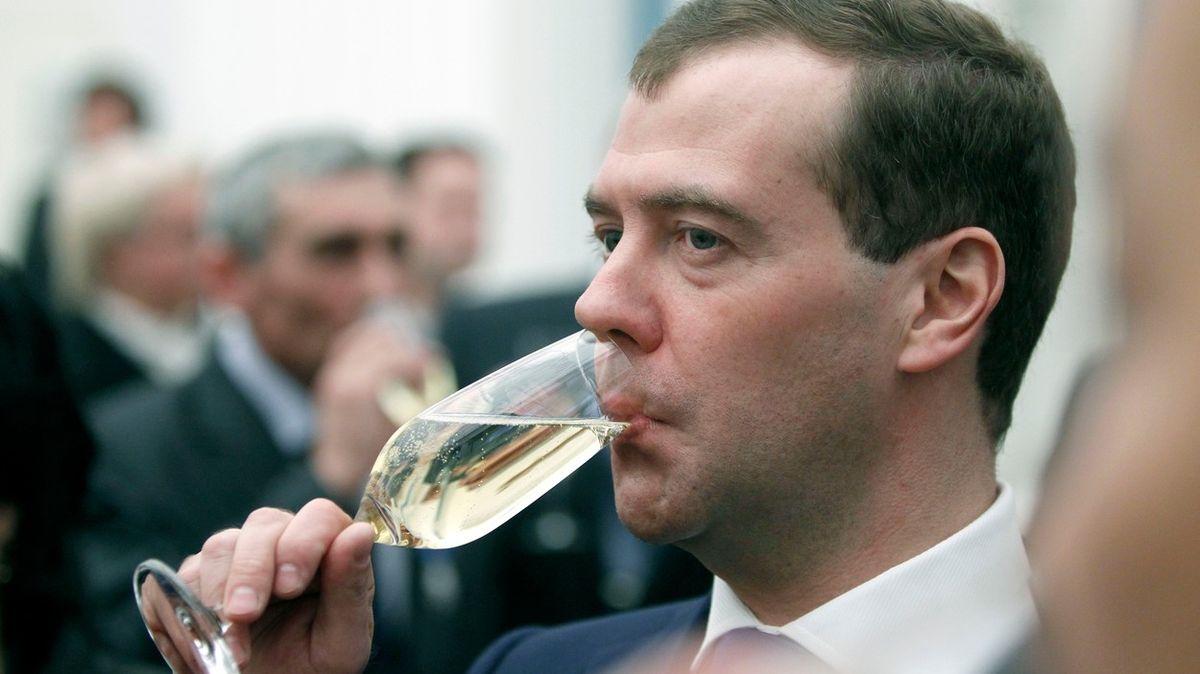 Putina znepokojuje, že se ruští činitelé uchylují k alkoholu